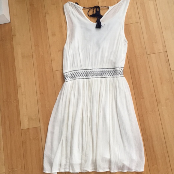 Dress - Picture 4 of 4